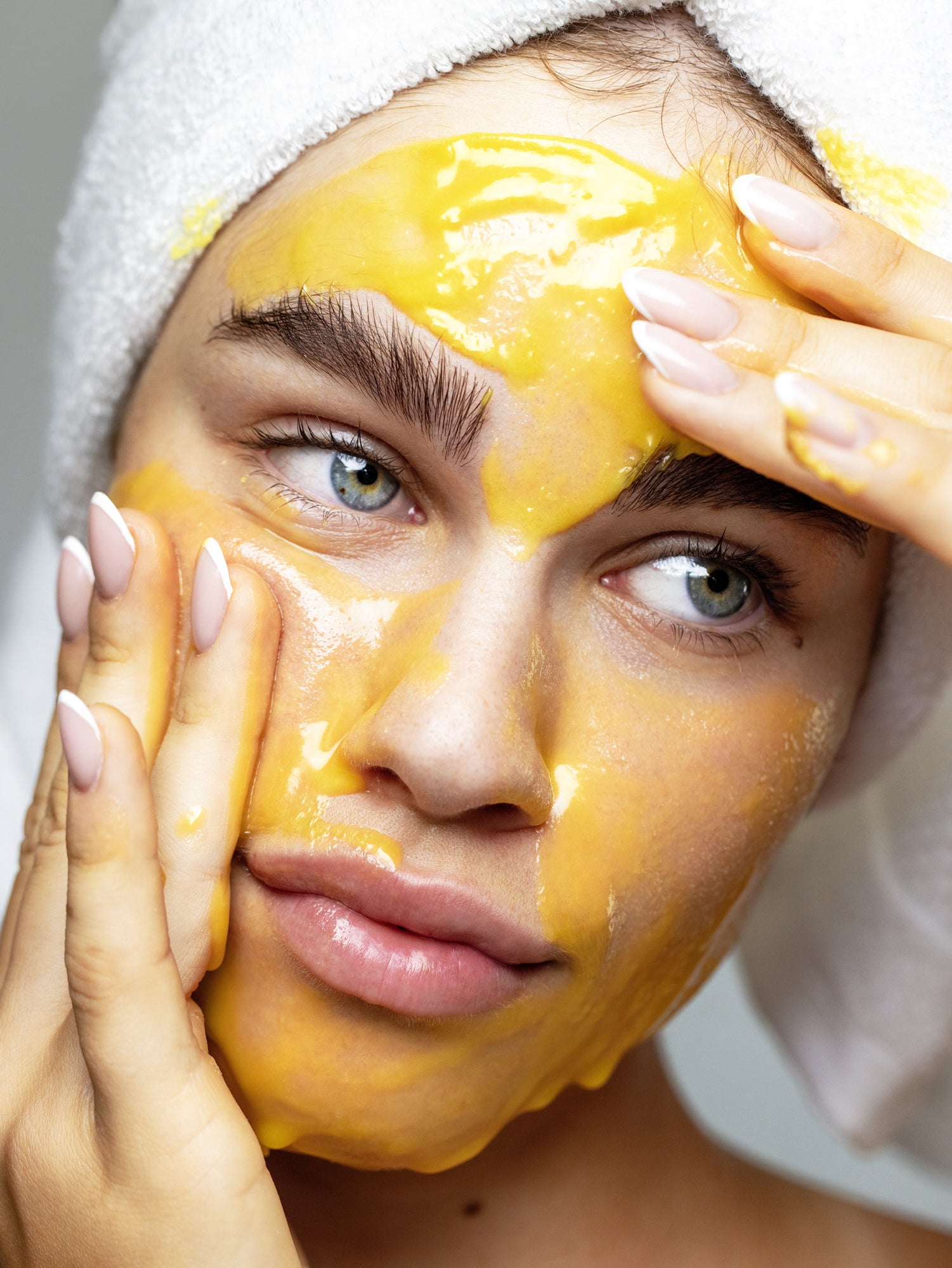 Red Carpet Ready vitamin C piling – primjena na licu