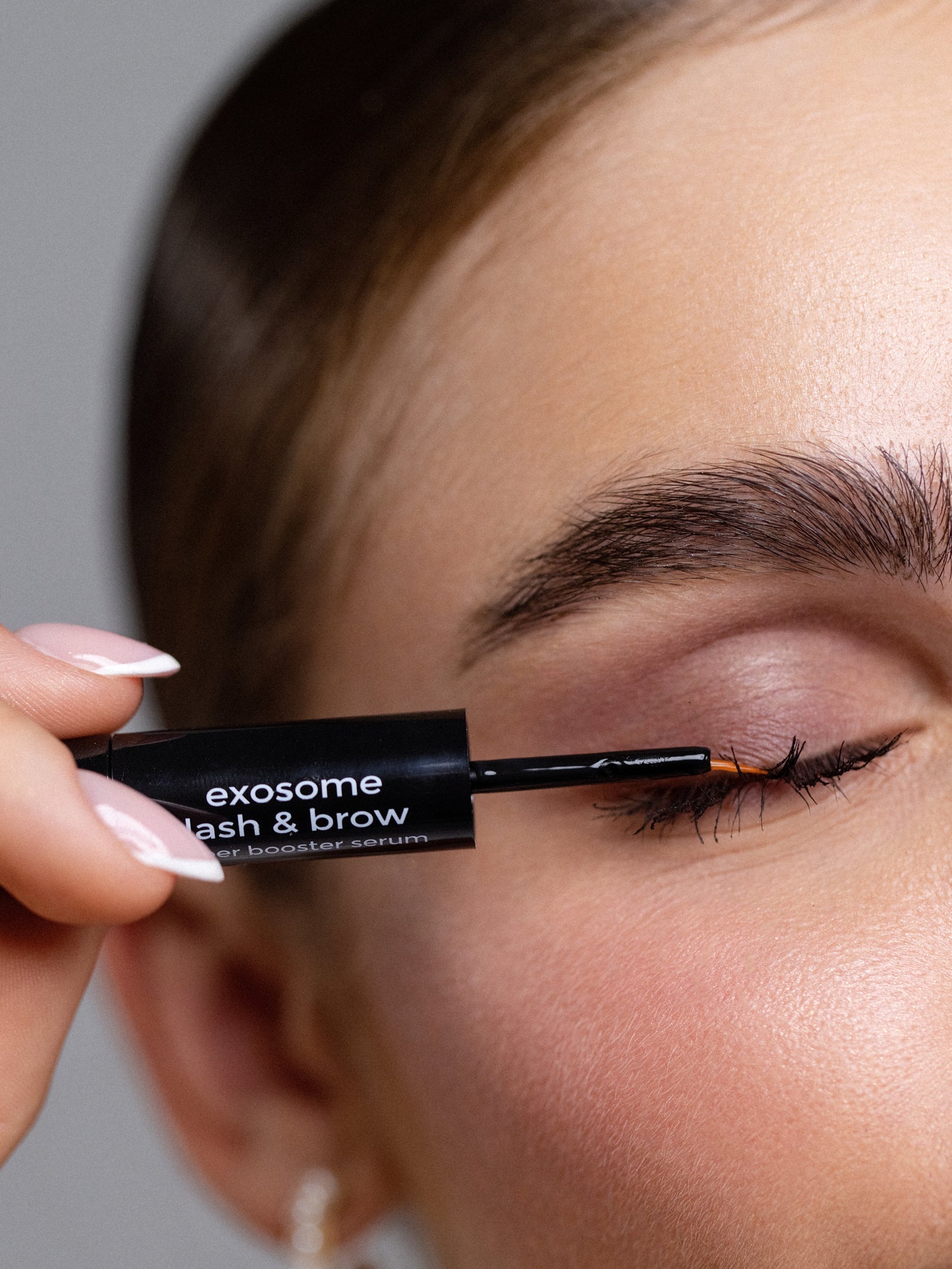 Lash & Brow Superbooster serum – sastojci s peptidima i biotinom